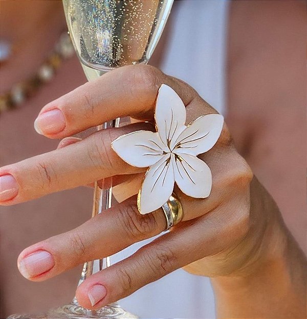 Anel maxi flor branca