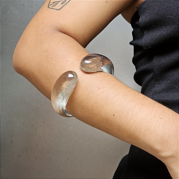 Bracelete resina transparente aberto