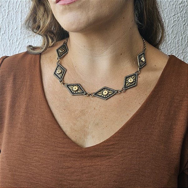 Colar vintage losangulo