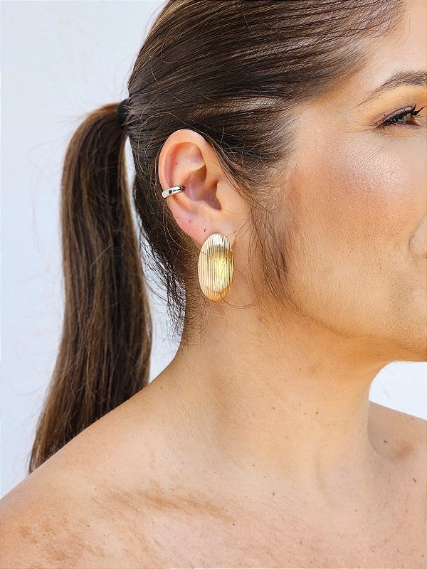 Brinco canoa dourado