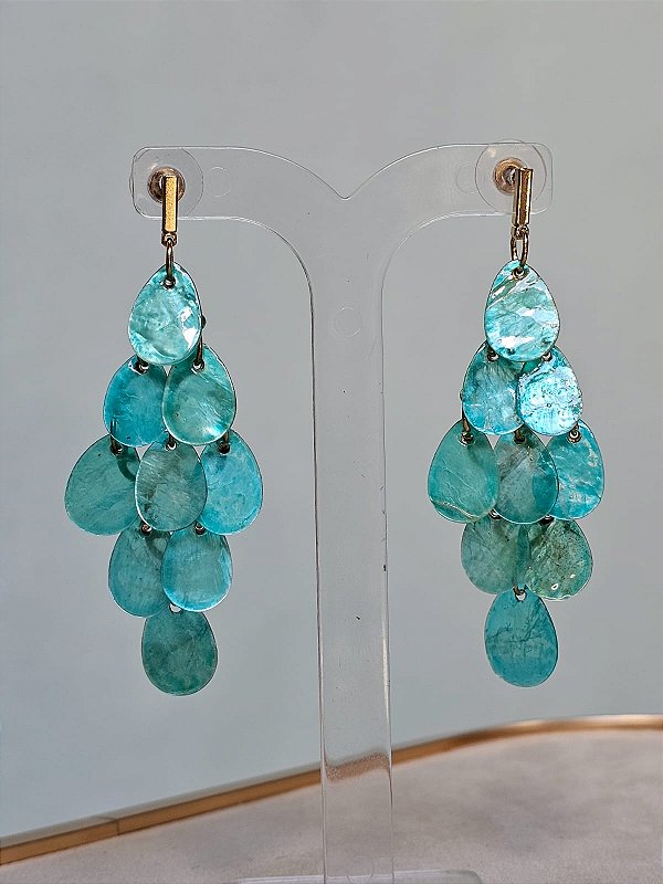 Brinco escama madrepérola gota azul