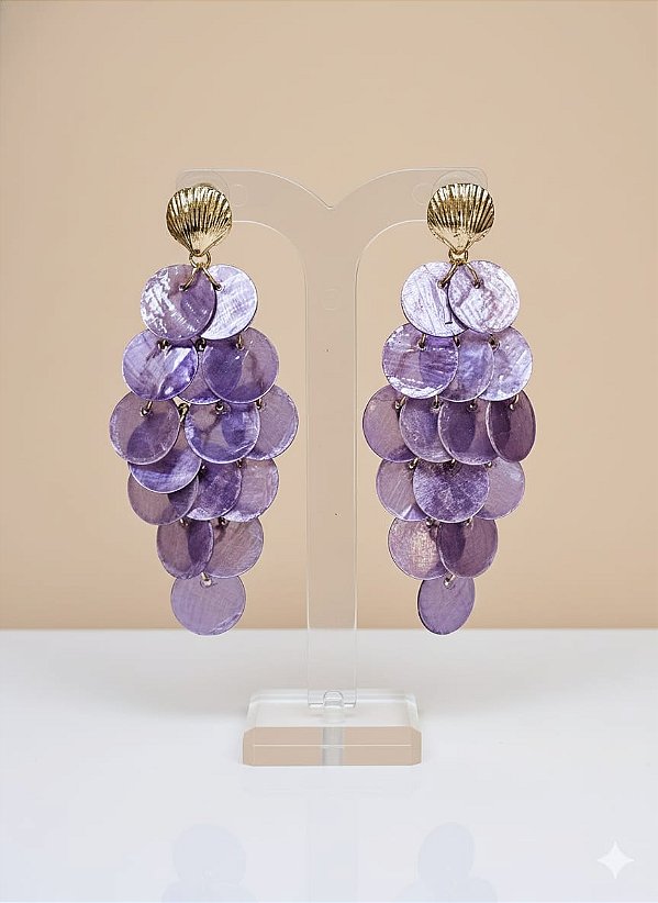 Brinco escama madreperola sereia lilás