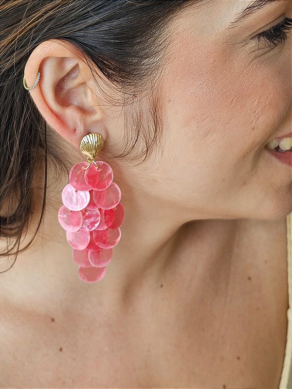Brinco escama madreperola sereia rosa