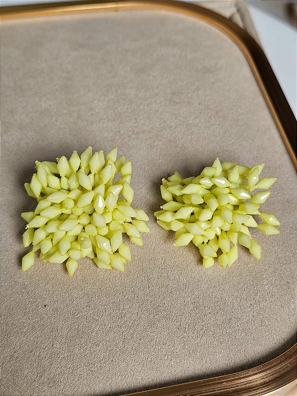 Brinco na pipoca amarelo