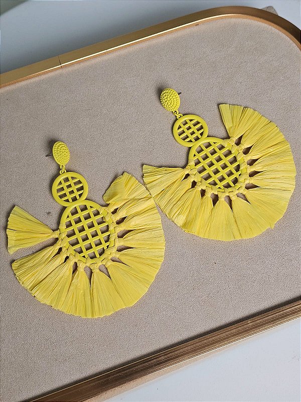 Brinco ráfia infinito amarelo