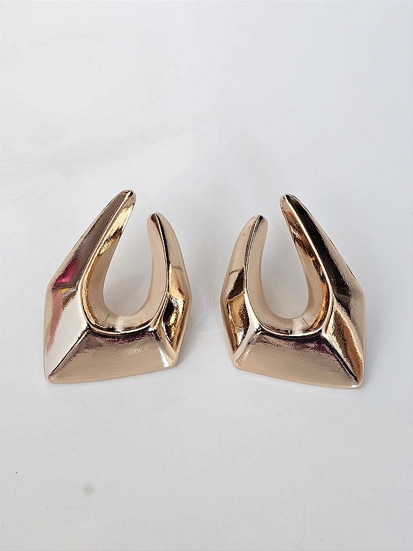 Brinco recortado dourado