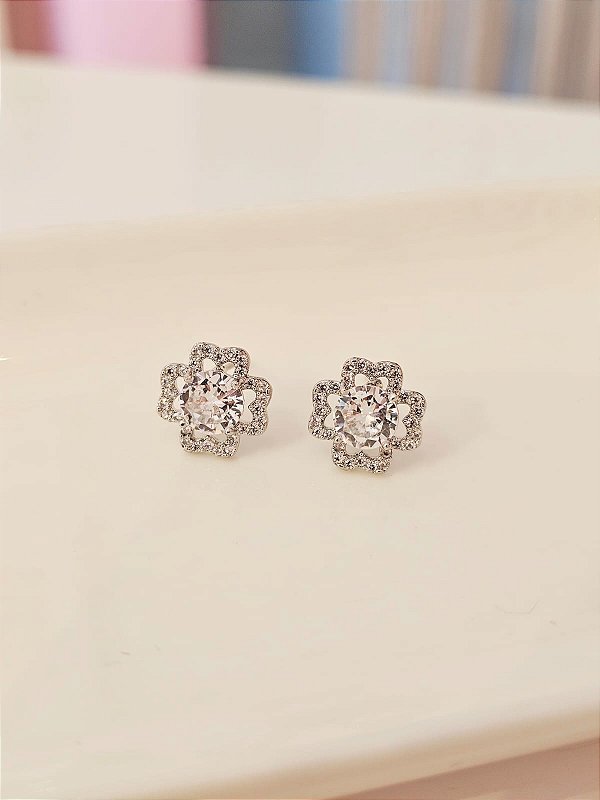 Brinco trevo cravejado prata