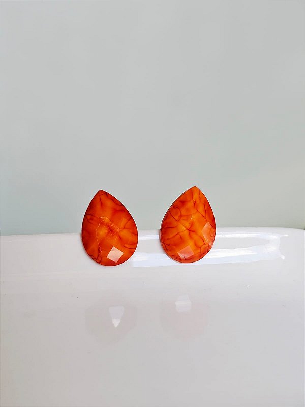 Brinco gota acrílico laranja