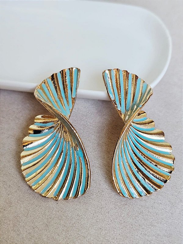 Brinco leque torcido azul