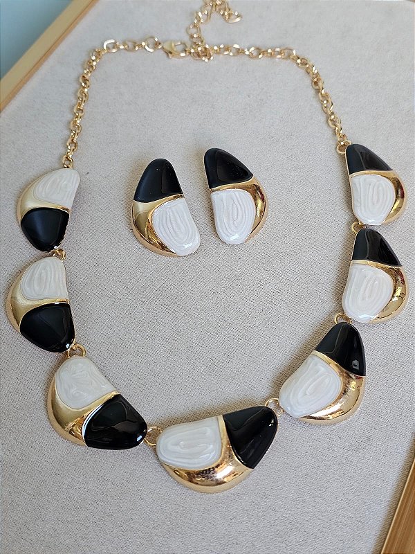 Conjunto resinado preto