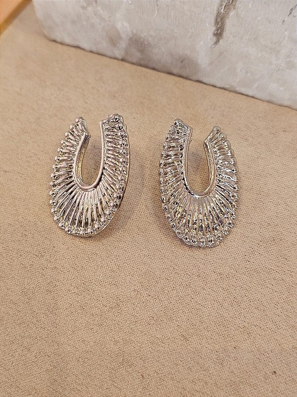 Brinco frisado prata