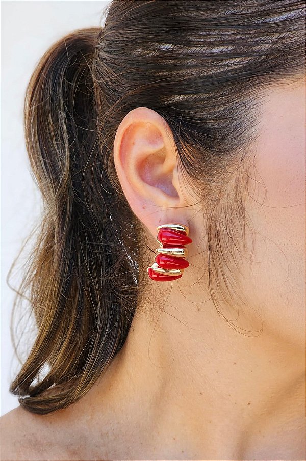 Argola pedras vermelhas