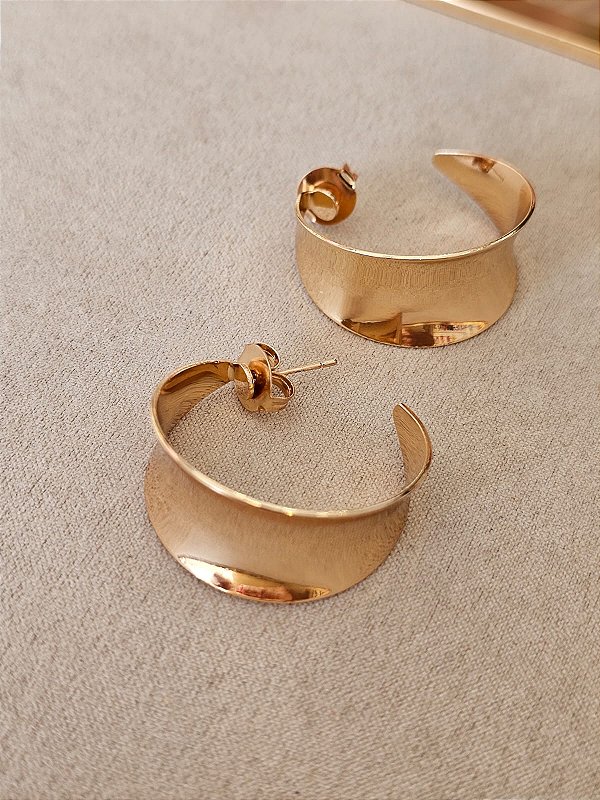 Argola folha dourada