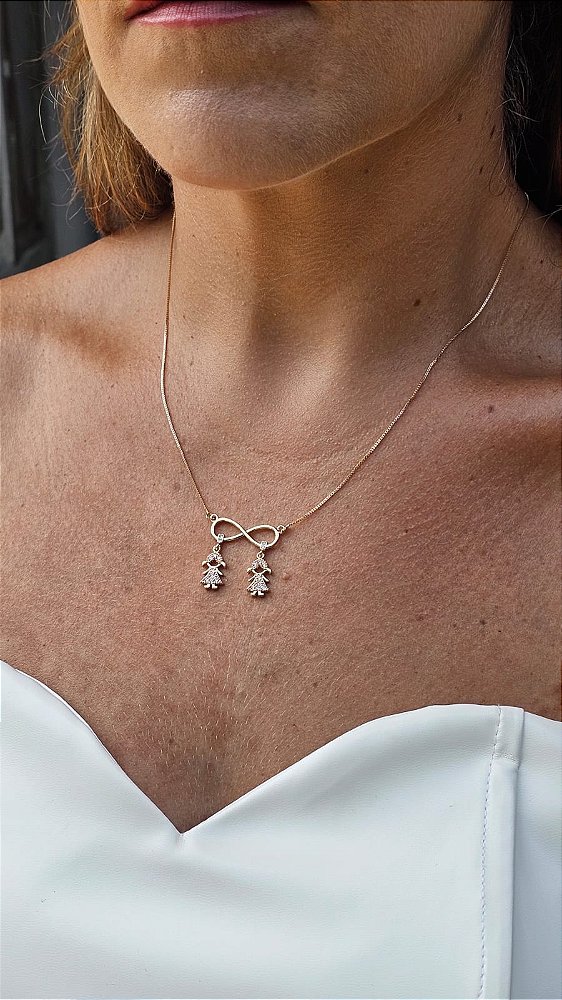 Gargantilha mãe de meninas dourado
