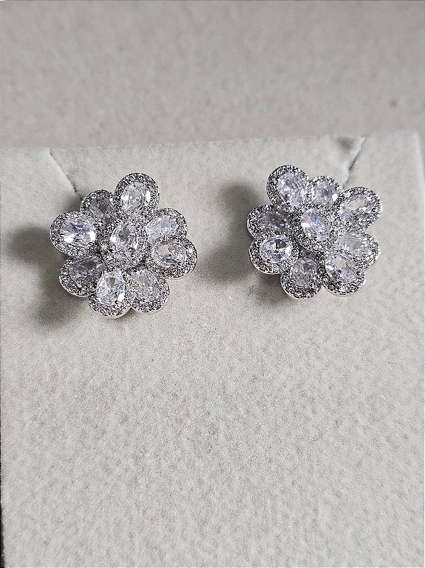 Brinco flor cravejada folheado prata