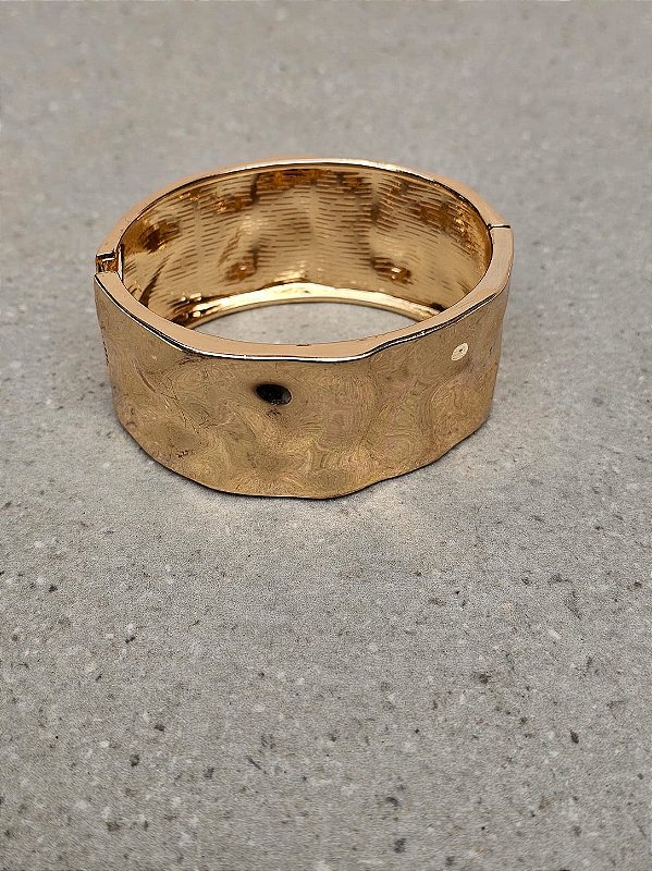 Bracelete articulado martelado dourado