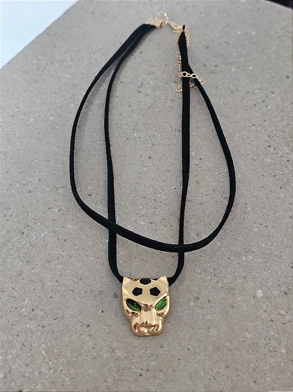 Colar duplo camurça preta pingente leopardo