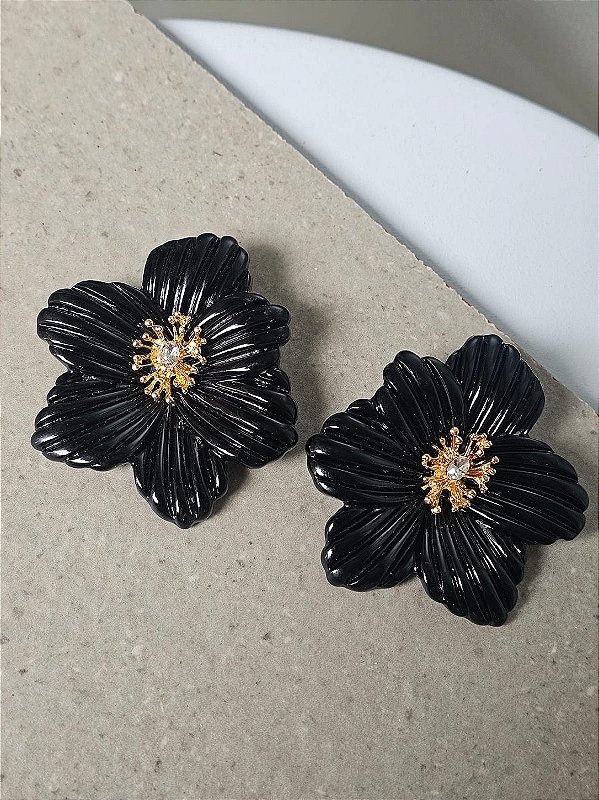 Brinco flor moça bonita preto