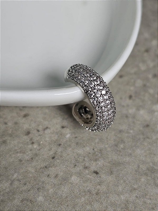 Piercing fake bold cravejado prata
