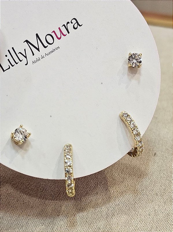 Dupla de brincos com strass dourado