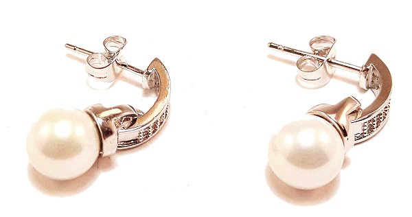 Brinco de pérola com zircônias