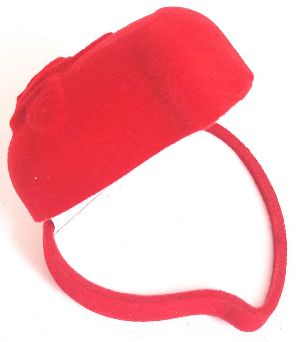 Caixa de veludo vermelho para anel coração