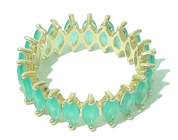 Aliança navete cravejado de zircônia em ouro amarelo