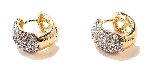 Brinco articulado vazado e cravejado