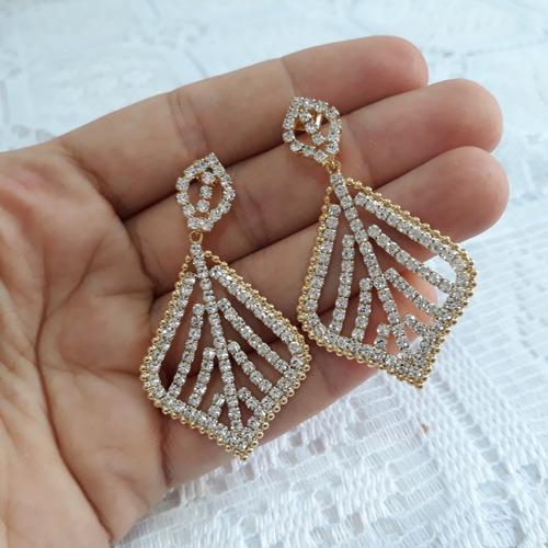Brinco De Strass Dourado Pendurado Festa Debutante