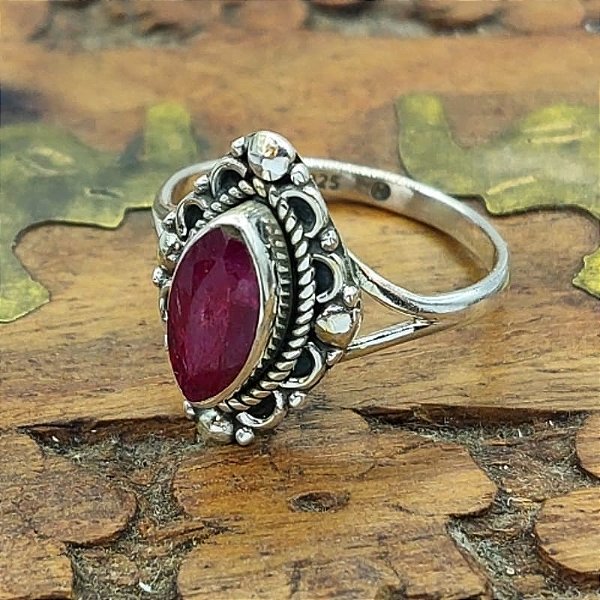 Anel de Prata 925 feminino com Rubi Indiano - R002