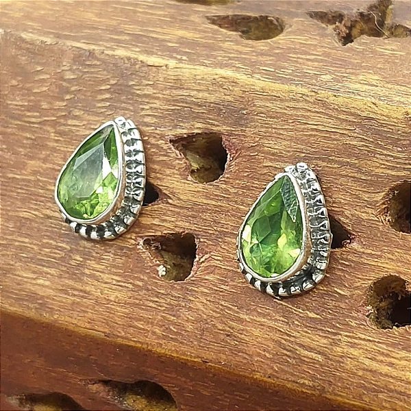 Brinco Indiano de Prata 925 Pedra Peridoto Gota lapidada