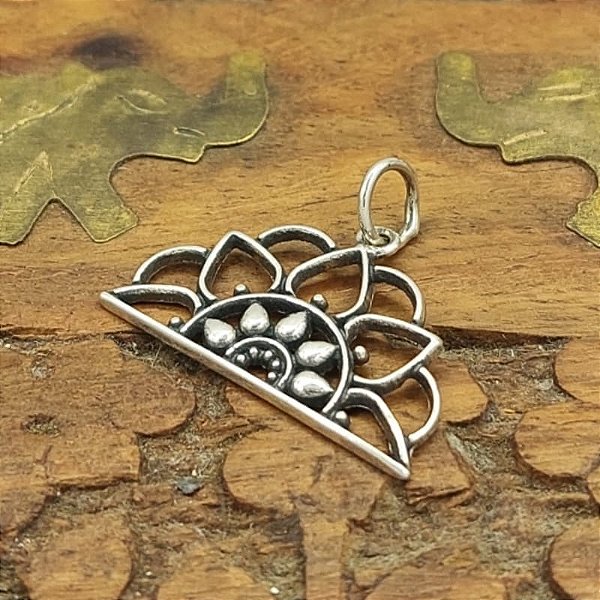 Pingente Prata 925 Flor de Lótus Mandala