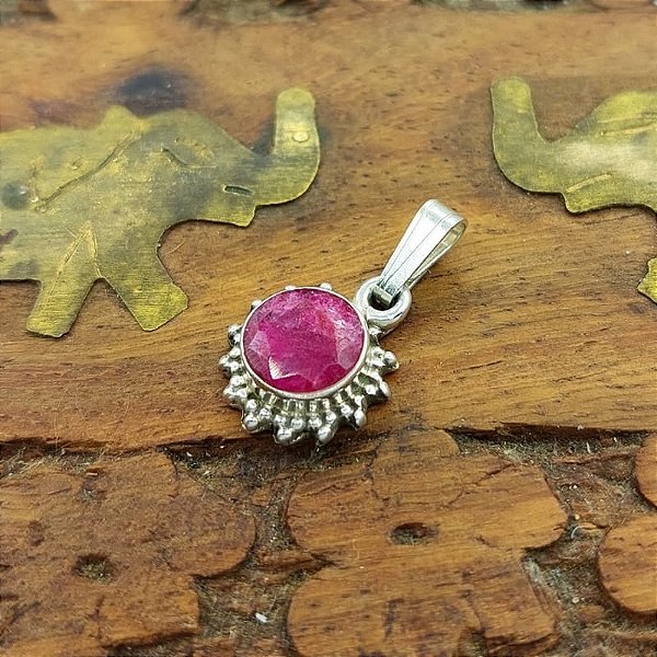 Pingente prata 925 com pedra Rubi Indiano Sol - P02
