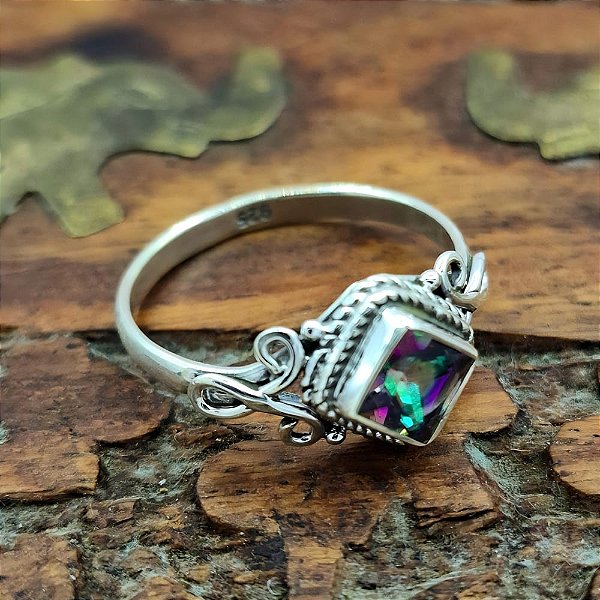 Anel em Prata 925 com Topázio Místico - Boho - M005