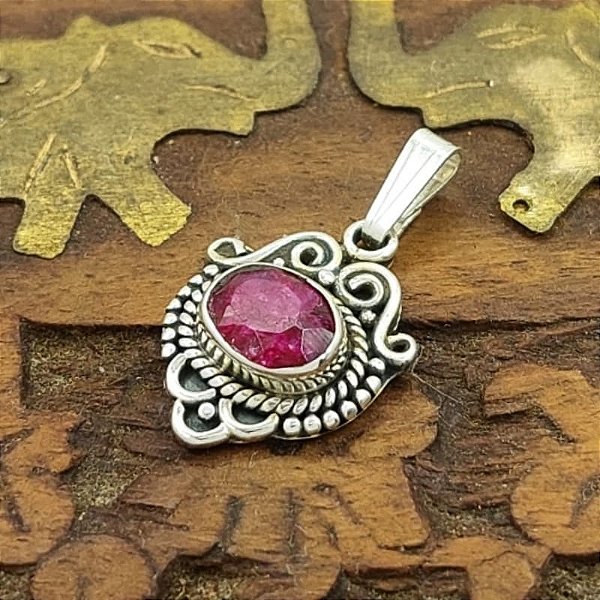 Pingente Indiano em Prata 925 com Pedra Rubi - lançamento