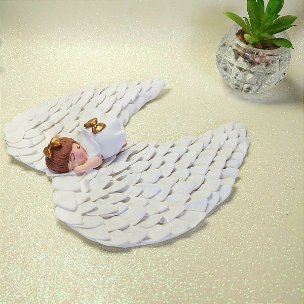 Topo de Bolo Bebê Anjo Biscuit Dormindo em Asas de 18 cm