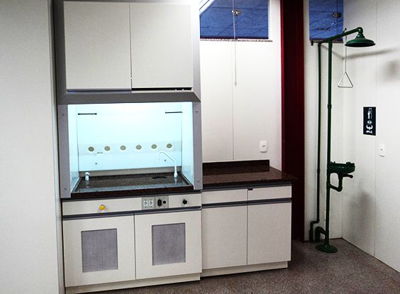 Capela Química com Granito para Laboratório - Mobiliário para Laboratório