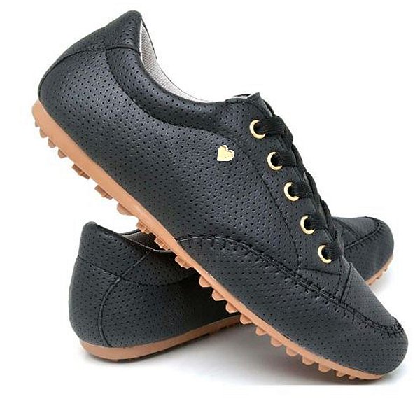 SAPATÊNIS FEMININO PRETO BROCHE CORAÇÃO CONFORTÁVEL