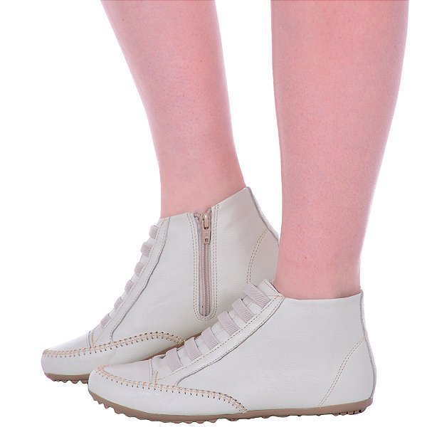 BOTA FEMININA CANO CURTO COM ZÍPER COR OFF WHITE