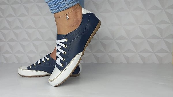 SAPATÊNIS FEMININO DE COURO AZUL MARINHO COM BRANCO
