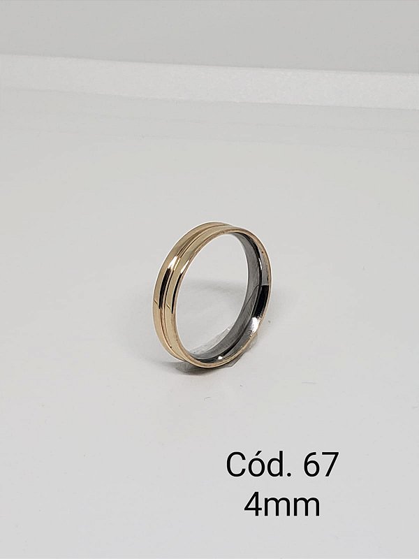 lisa em ouro 18k c/ base em aço c/ friso central 4mm - reta