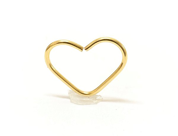 Coração liso dourado de aço
