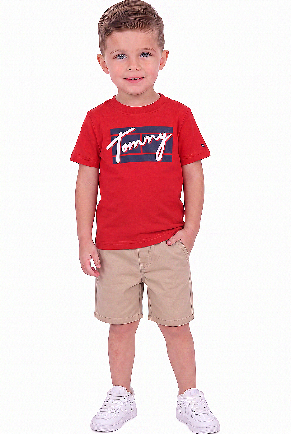 Conjunto Infantil Tommy Hilfiger Camiseta Vermelha e Bermuda Caqui