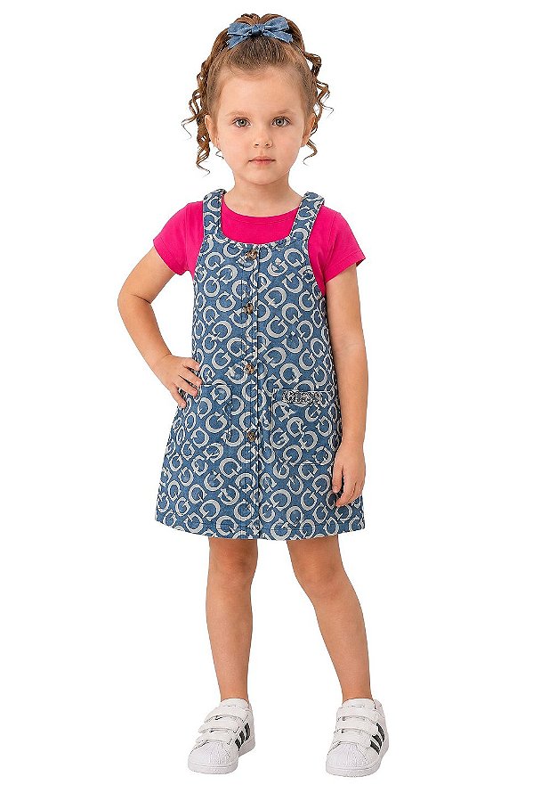 Conjunto Infantil Salopete Jeans Estampa Guess e Blusa Rosa Pink