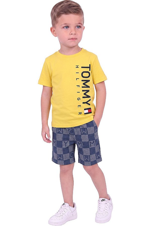 Conjunto Infantil Tommy Hilfiger Camiseta Amarela e Bermuda