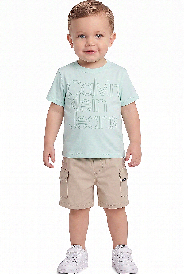Conjunto Calvin Klein Bebê Camiseta Verde + Bermuda Cargo Bege