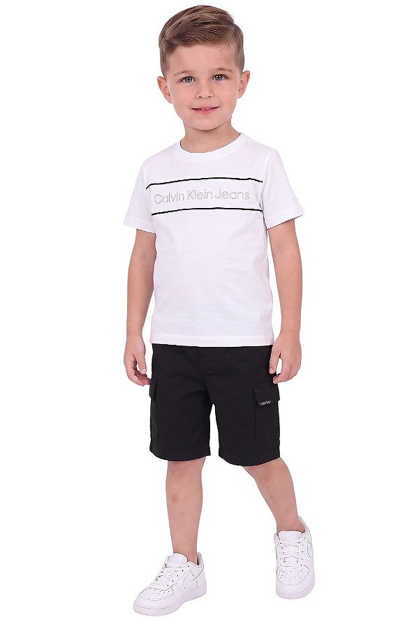 Conjunto Infantil Calvin Klein Jeans Camiseta Branca e Bermuda Cargo Preta