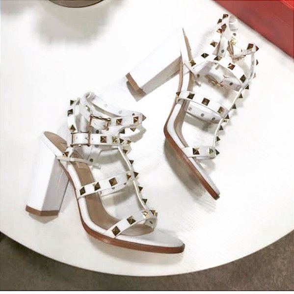 SANDÁLIA VALENTINO | Fora do Closet