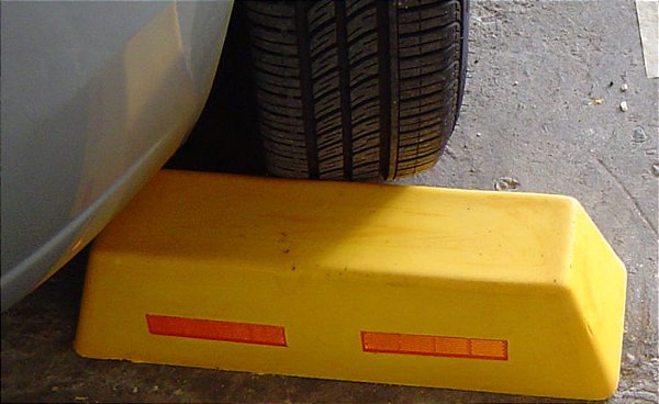 Prisma para Limitação de Locais – Separador de Pista / Fechamento de Área