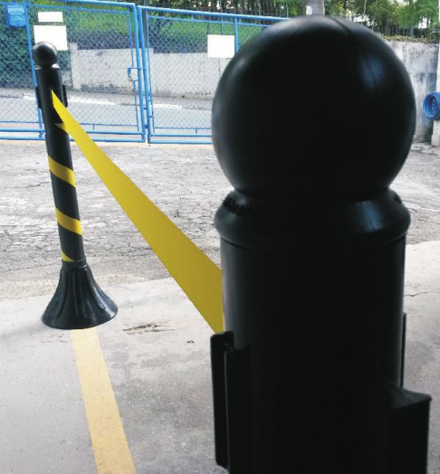 Pedestal Max com Fita Retrátil Zebrado